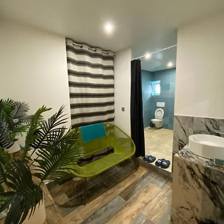 Bed & Breakfast Cosmic Jacuzzi 2*
